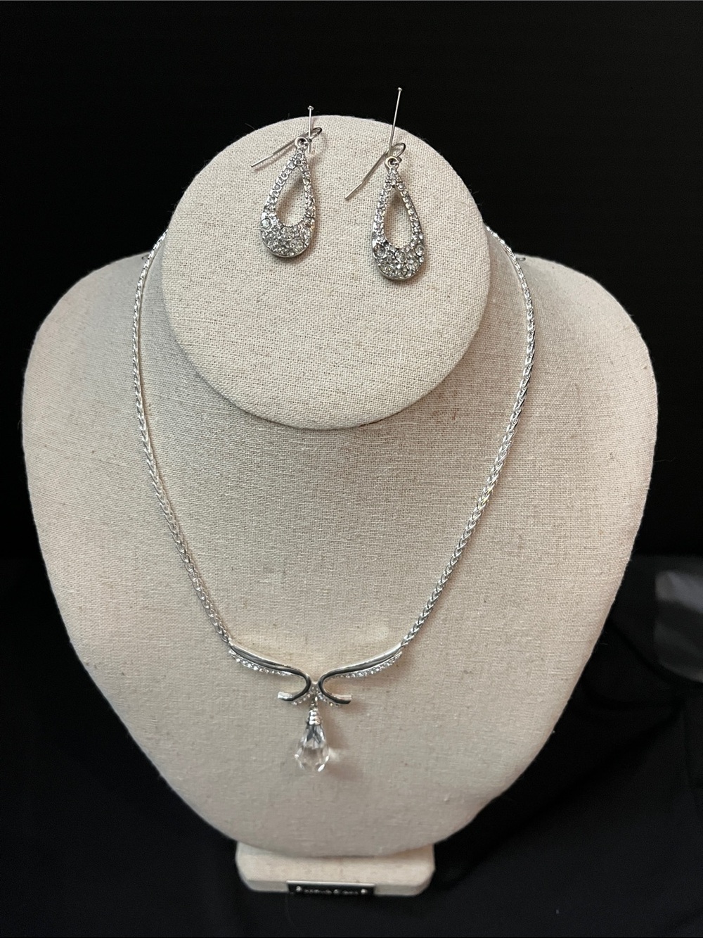Sophisticated Silver Tone Necklace with Teardrop Pendant - Vendome + Earrings** - Picture 1 of 6